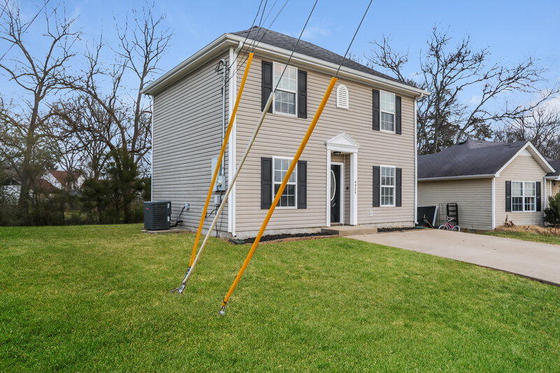 2,120/Mo, 4939 Camborne Circle Murfreesboro, TN 37129 Front View 2