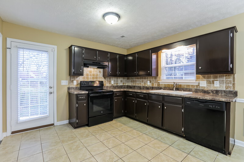 2,120/Mo, 4939 Camborne Circle Murfreesboro, TN 37129 Kitchen View
