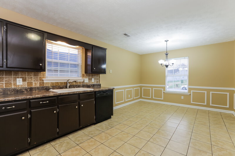 2,120/Mo, 4939 Camborne Circle Murfreesboro, TN 37129 Kitchen View 2