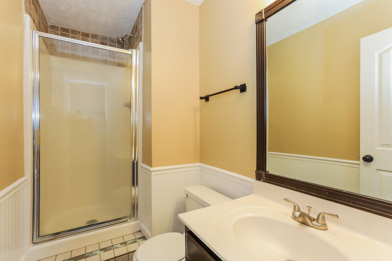 2,120/Mo, 4939 Camborne Circle Murfreesboro, TN 37129 Main Bathroom View