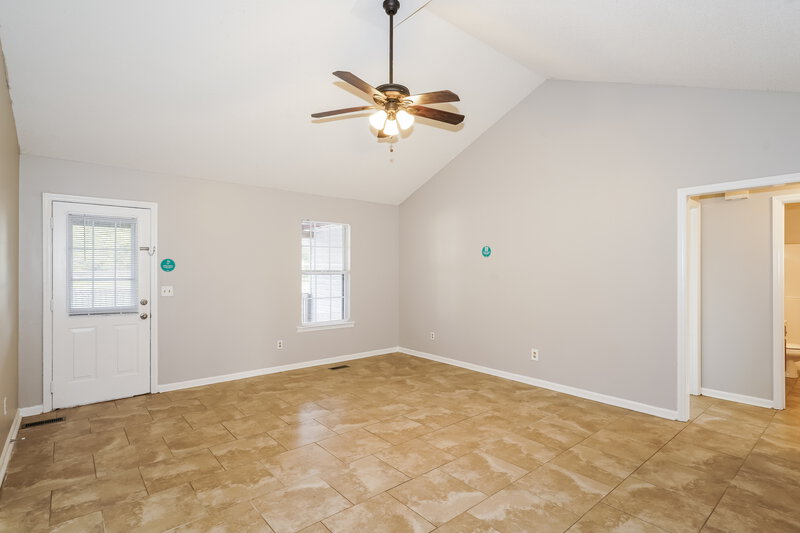 2,970/Mo, 206 Sierra Dr Murfreesboro, TN 37129 Living Room View
