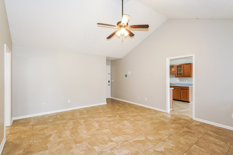 2,970/Mo, 206 Sierra Dr Murfreesboro, TN 37129 Living Room View 2