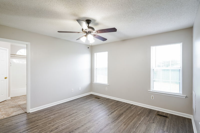 2,970/Mo, 206 Sierra Dr Murfreesboro, TN 37129 Main Bedroom View 2