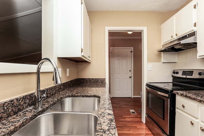 1,990/Mo, 2214 Norman Ave Murfreesboro, TN 37130 Kitchen View