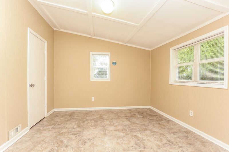 1,990/Mo, 2214 Norman Ave Murfreesboro, TN 37130 Family Room View 2
