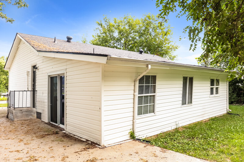 1,990/Mo, 2214 Norman Ave Murfreesboro, TN 37130 Rear View