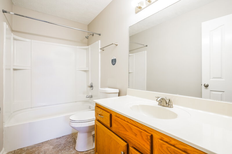 2,270/Mo, 114 Antler Dr Murfreesboro, TN 37130 Bathroom View