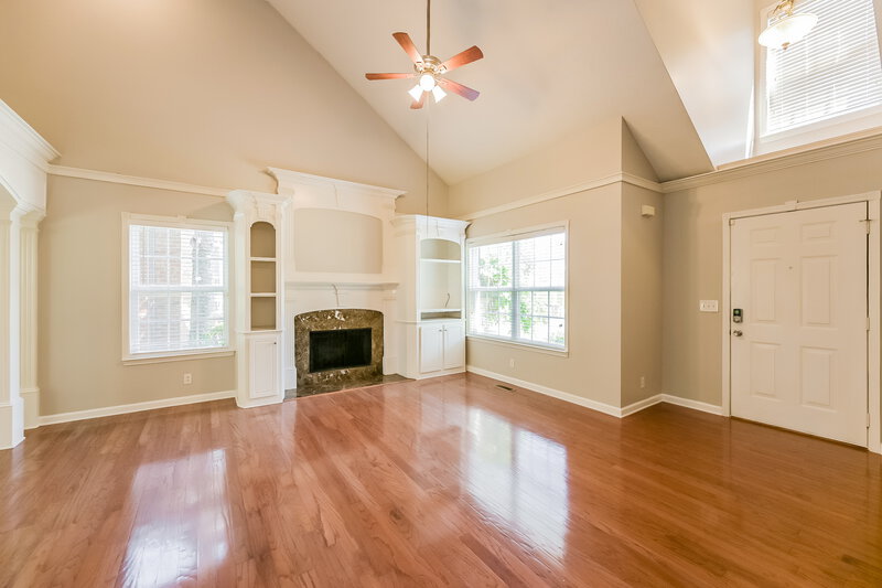 2,945/Mo, 2521 Kilkenny Ct Murfreesboro, TN 37130 Living Room View 2