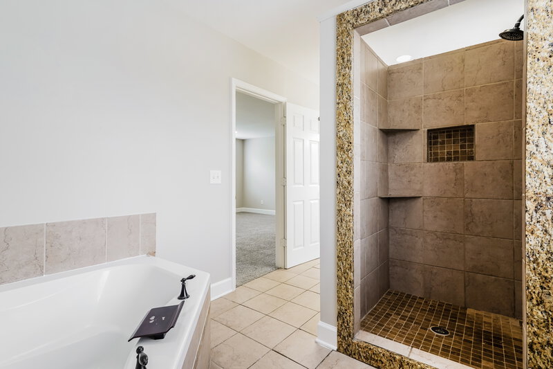 3,230/Mo, 123 Ray Ave Old Hickory, TN 37138 Main Bathroom View 2