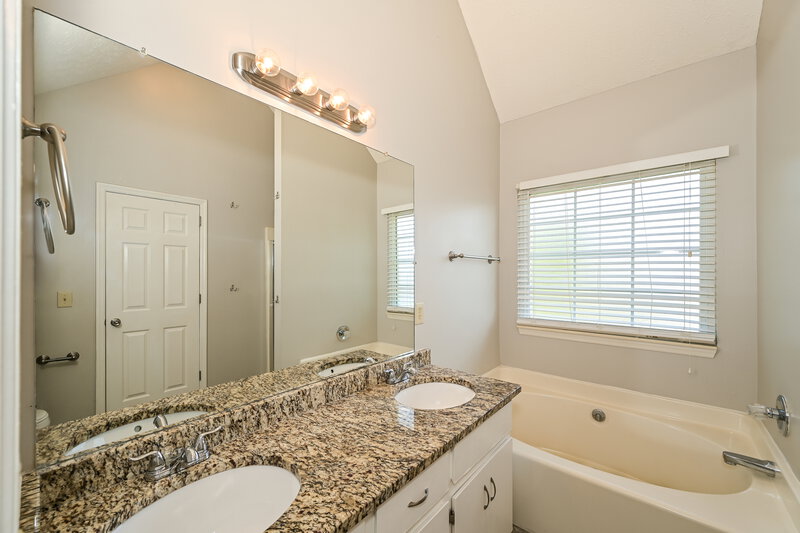 2,655/Mo, 1472 Aaronwood Dr Old Hickory, TN 37138 Main Bathroom View
