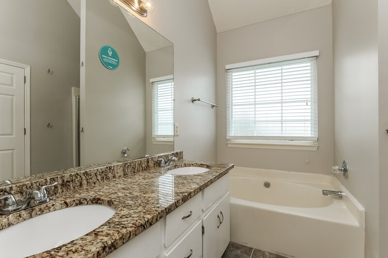 2,785/Mo, 1472 Aaronwood Dr Old Hickory, TN 37138 Main Bathroom View 2