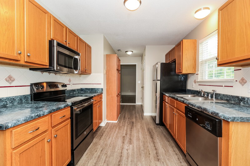 1,820/Mo, 1105 Brocton Ct Rockvale, TN 37153 Kitchen View 2