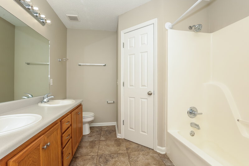 1,820/Mo, 1105 Brocton Ct Rockvale, TN 37153 Main Bathroom View