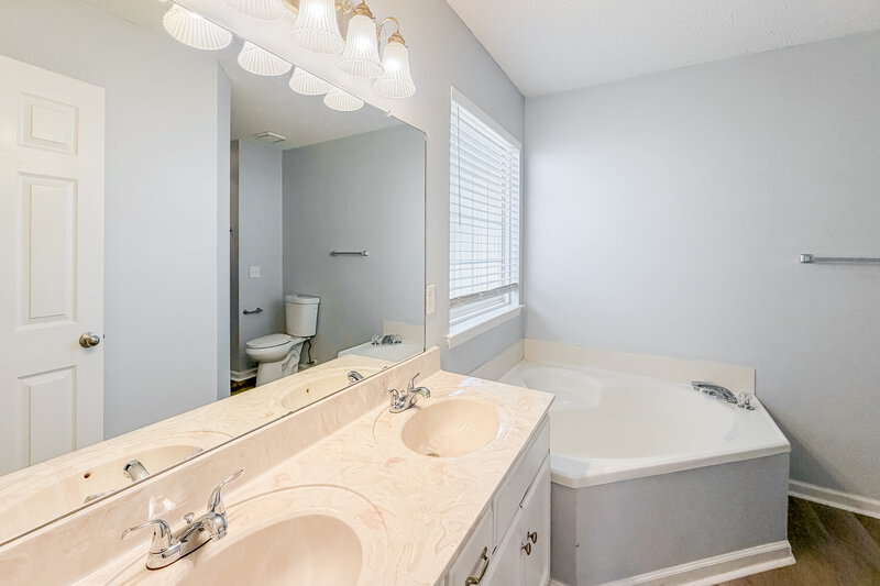2,285/Mo, 608 Winthrop Ave Smyrna, TN 37167 Main Bathroom View