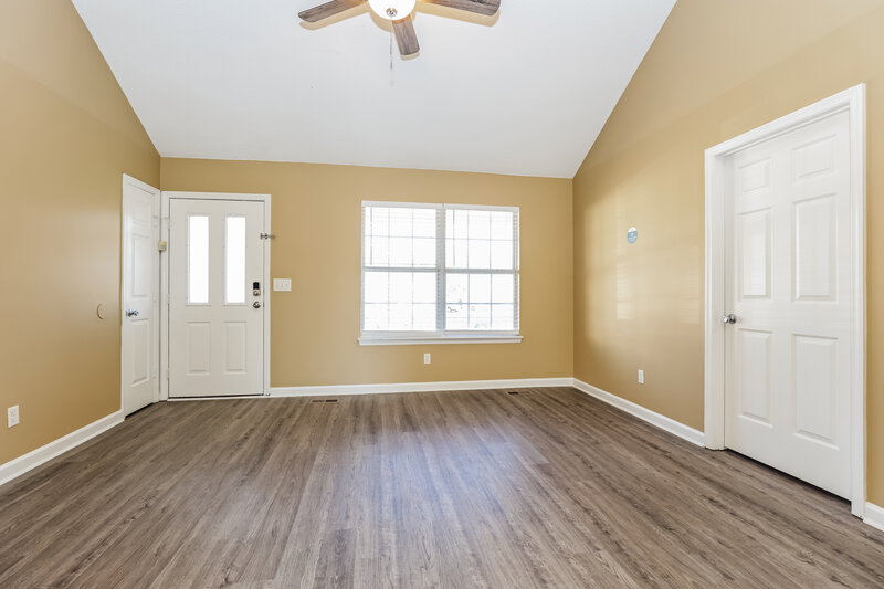 2,760/Mo, 1011 Norwood Ct Smyrna, TN 37167 Living Room View