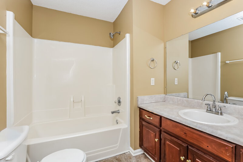 2,760/Mo, 1011 Norwood Ct Smyrna, TN 37167 Main Bathroom View