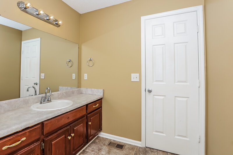 2,760/Mo, 1011 Norwood Ct Smyrna, TN 37167 Main Bathroom View 2