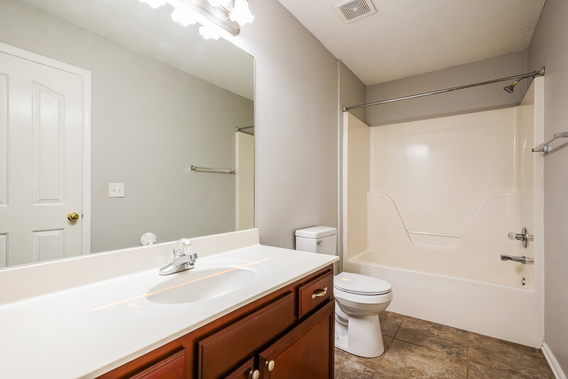 0/Mo, 675 Legacy Dr Smyrna, TN 37167 Bathroom View 2
