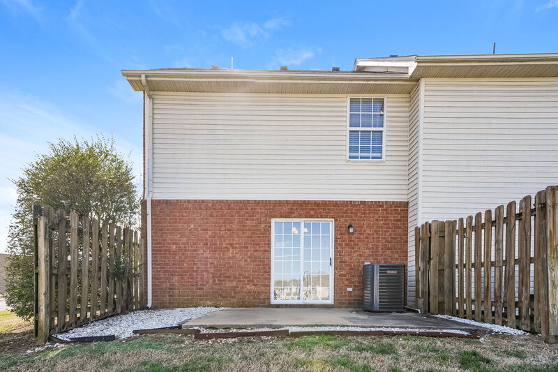 0/Mo, 675 Legacy Dr Smyrna, TN 37167 Rear View