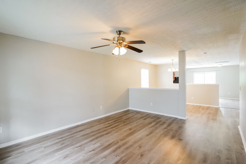 2,650/Mo, 2893 Creekbend Dr Nashville, TN 37207 Living Room View 2