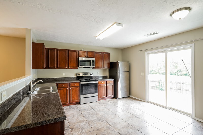 2,650/Mo, 2893 Creekbend Dr Nashville, TN 37207 Kitchen View 2