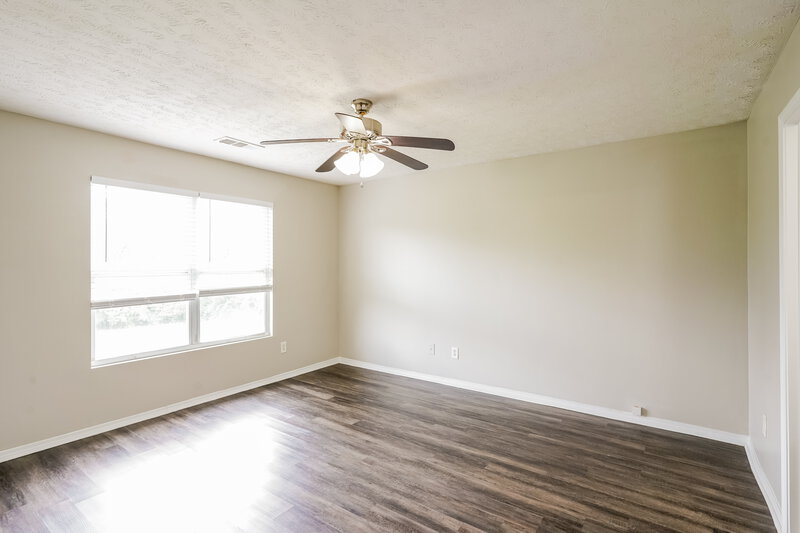 2,650/Mo, 2893 Creekbend Dr Nashville, TN 37207 Main Bathroom View 2