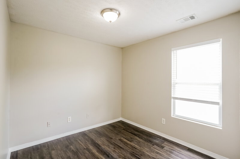 2,650/Mo, 2893 Creekbend Dr Nashville, TN 37207 Bedroom View 2