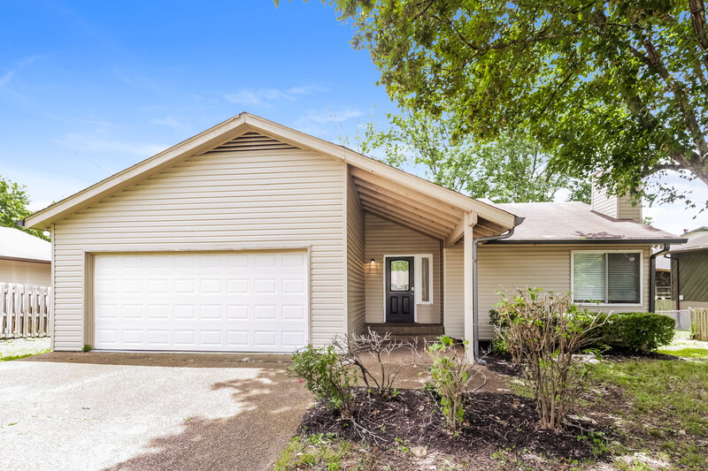 1,930/Mo, 252 Cedarmont Circle Nashville, TN 37211 External View