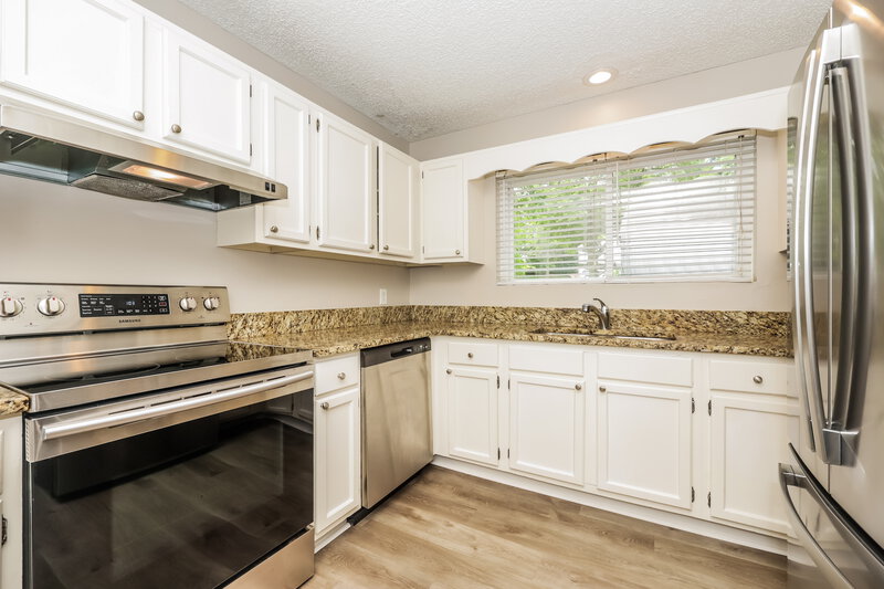 1,930/Mo, 252 Cedarmont Circle Nashville, TN 37211 Kitchen View