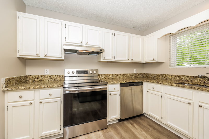 1,930/Mo, 252 Cedarmont Circle Nashville, TN 37211 Kitchen View 2