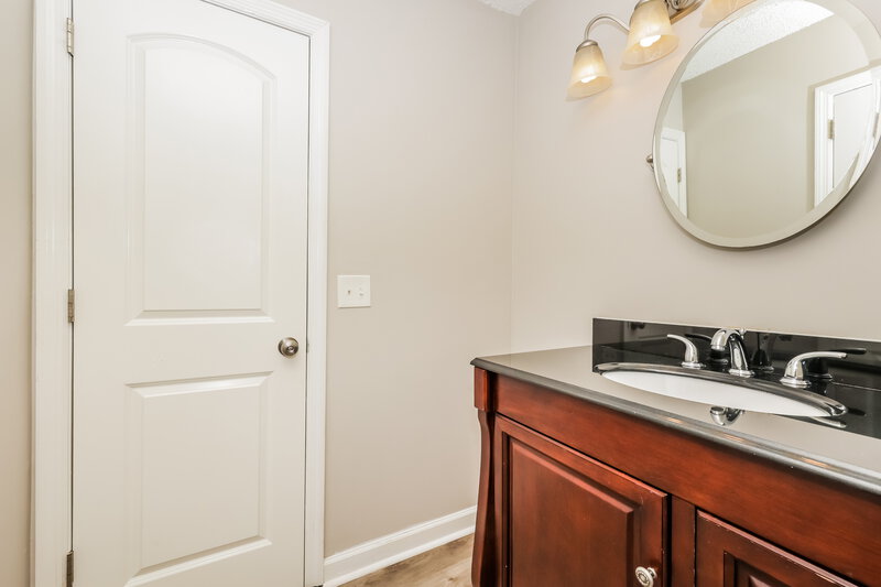 1,930/Mo, 252 Cedarmont Circle Nashville, TN 37211 Main Bathroom View