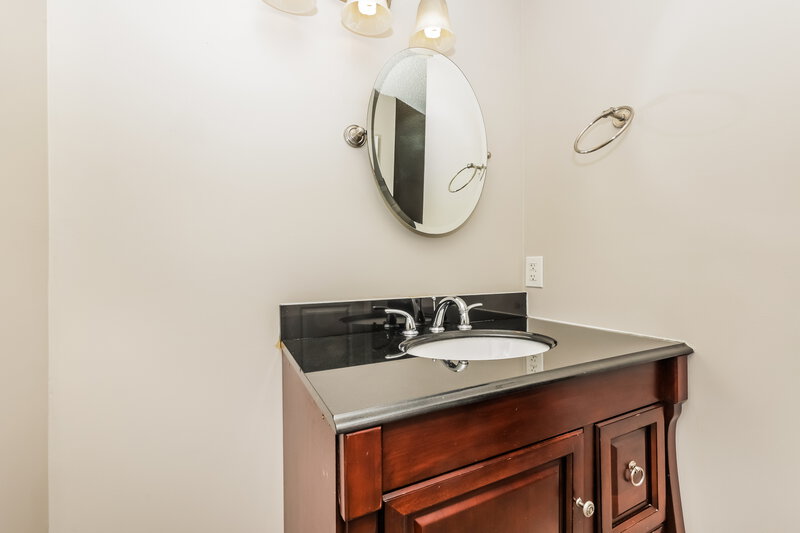 1,930/Mo, 252 Cedarmont Circle Nashville, TN 37211 Main Bathroom View 2