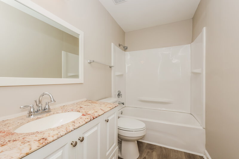 1,930/Mo, 252 Cedarmont Circle Nashville, TN 37211 Bathroom View