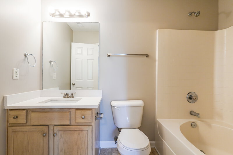 2,140/Mo, 2538 Sonar St Nashville, TN 37214 Main Bathroom View