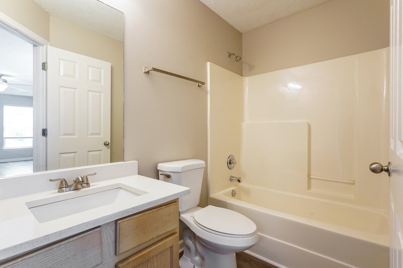 2,140/Mo, 2538 Sonar St Nashville, TN 37214 Bathroom View