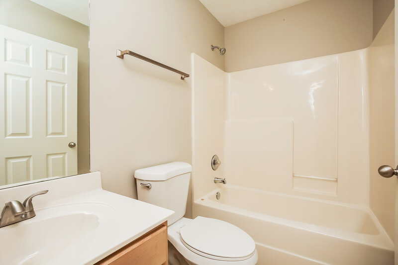 2,285/Mo, 2538 Sonar St Nashville, TN 37214 Main Bathroom View