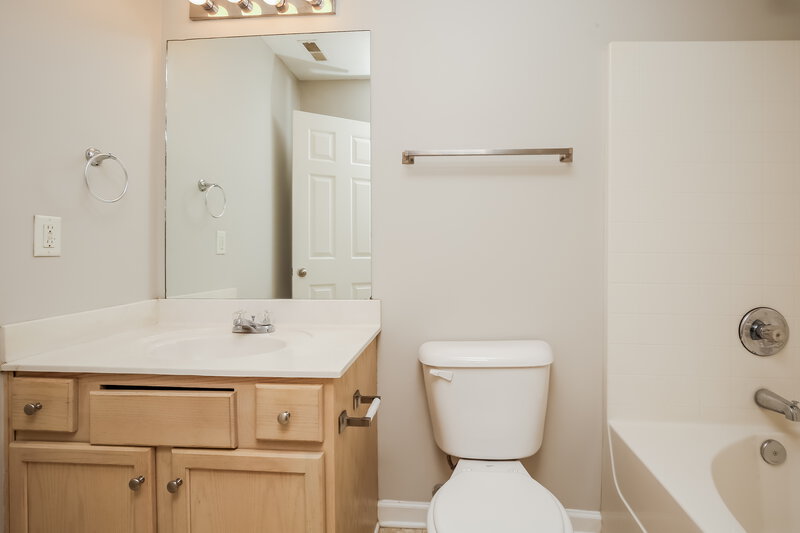 2,285/Mo, 2538 Sonar St Nashville, TN 37214 Bathroom View 3