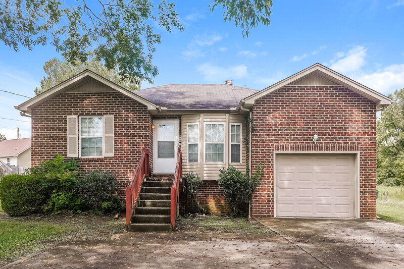 0/Mo, 3318 W Hamilton Ave Nashville, TN 37218 External View