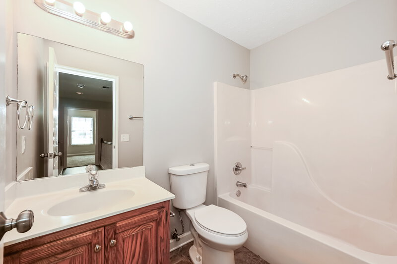 2,425/Mo, 3656 Burwick Pl Antioch, TN 37013 Bathroom View