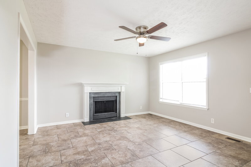 3,120/Mo, 1904 Treeview Dr Antioch, TN 37013 Living Room View 2