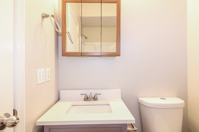 3,120/Mo, 1904 Treeview Dr Antioch, TN 37013 Bathroom View 2