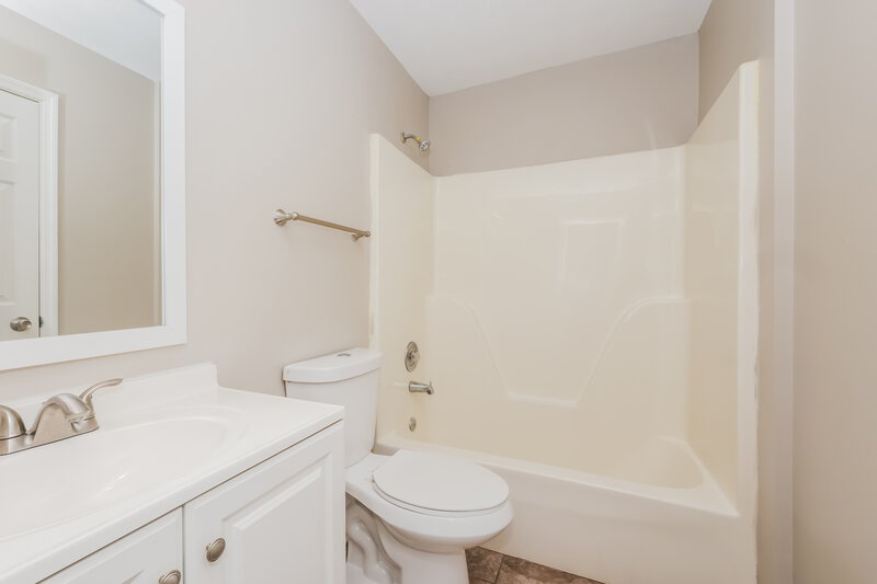 1,675/Mo, 4104 Pepperwood Dr Antioch, TN 37013 Bathroom View 2