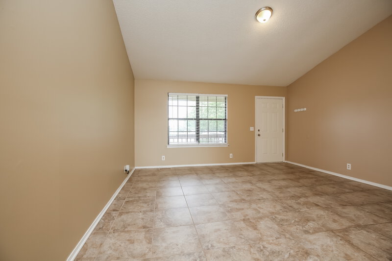 1,925/Mo, 2621 Deerpath Dr Christiana, TN 37037 Living Room View