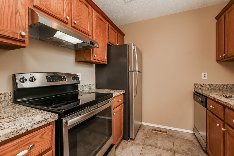 1,925/Mo, 2621 Deerpath Dr Christiana, TN 37037 Kitchen View 2