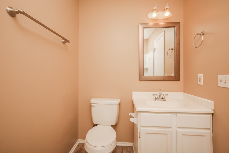 1,925/Mo, 2621 Deerpath Dr Christiana, TN 37037 Bathroom View 3
