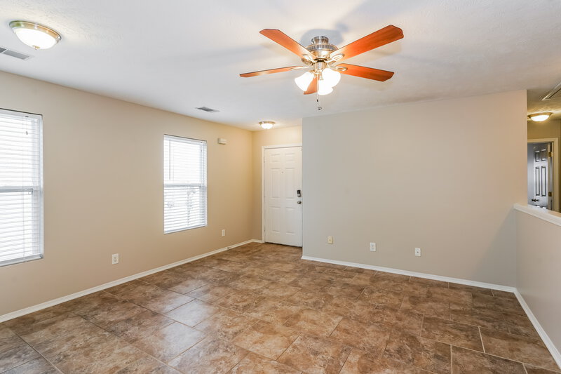 3,570/Mo, 2814 Creekbend Dr Nashville, TN 37207 Living Room View