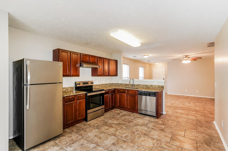 3,570/Mo, 2814 Creekbend Dr Nashville, TN 37207 Kitchen View 2