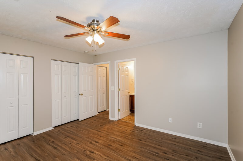 3,570/Mo, 2814 Creekbend Dr Nashville, TN 37207 Main Bedroom View