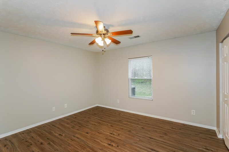 3,570/Mo, 2814 Creekbend Dr Nashville, TN 37207 Main Bedroom View 2