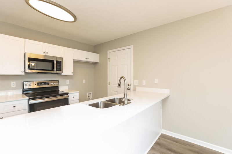 1,930/Mo, 611 Glen Valley Trl Smyrna, TN 37167 Kitchen View 2